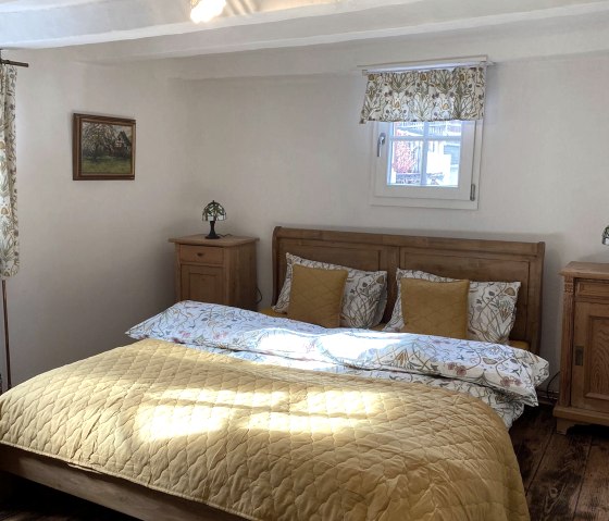 Doppelzimmer-, &copy; Nordeifel Tourismus GmbH & Rosige Zeiten, im Fachwerkhof