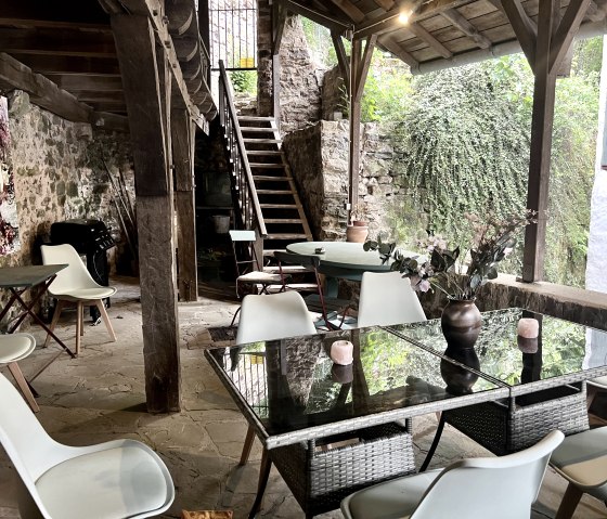 Am Hirtenturm, im Wehrturm die &uuml;berdachte Terrasse