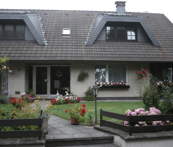 Hausansicht, &copy; Nordeifel Tourismus GmbH & Ferienwohnung Orchidee