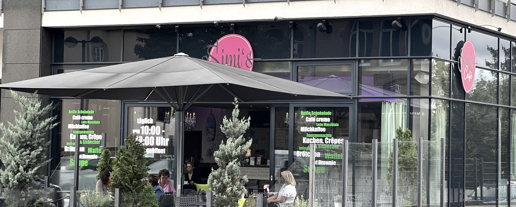 Au&szlig;enansicht Simis Caf&eacute; - Triererstra&szlig;e, &copy; TI Bitburger Land