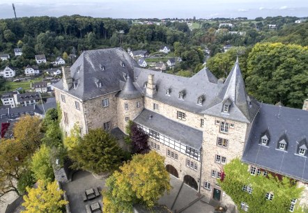 Luftbild der Burg Blankenheim, © Nordeifel Tourismus GmbH & Jugendherberge Burg Blankenheim#