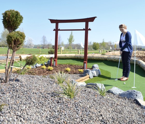 Golfen beim Adventure Golf, &copy; Seepark Z&uuml;lpich