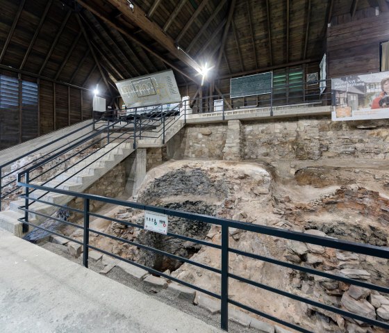Roman lime kiln inside 2, &copy; Eifel Tourismus GmbH - AR shapefruit AG