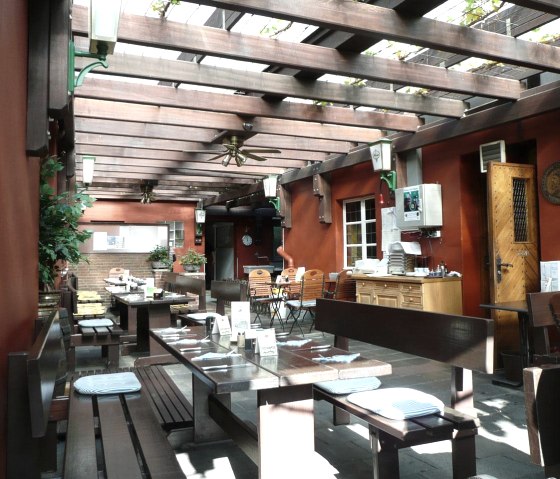 Terrasse des Eifeler Hofs, &copy; Restaurant Eifeler Hof
