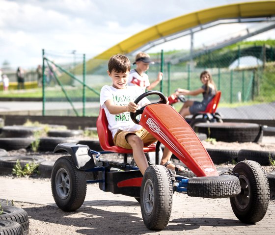 On the road on a pedal car, &copy; Sebastian Lehmann, L-S-Photographie.de