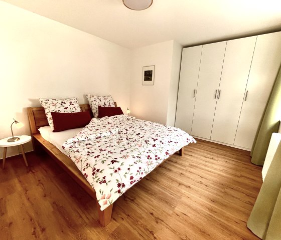 Schlafzimmer, &copy; Nordeifel Tourismus GmbH & Ferienwohnung Hahn