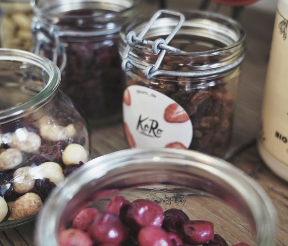 Selection at the breakfast buffet, © Boutique Hotel LANDHAUSZEIT  & Nordeifel Tourismus GmbH
