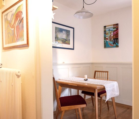 Dining area, &copy; Ron Larmann