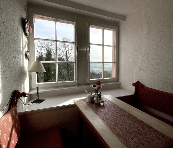 Restaurant, &copy; Nordeifel Tourismus GmbH & Burghaus und Villa Kronenburg