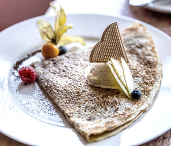 Cr&ecirc;pe in der Cr&ecirc;perie, Resturant Villa Kronenburg, &copy; Eifel Tourismus GmbH, Dominik Ketz