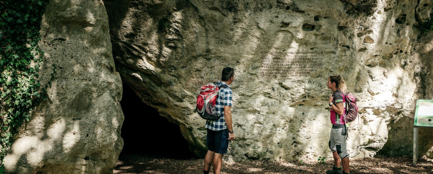 Kakush&ouml;hle, am Eingang, &copy; Nordeifel Tourismus GmbH, Paul Meixner