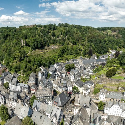 Der Haller über der Altstadt von Monschau, © Eifel Tourismus GmbH, Dominik Ketz
