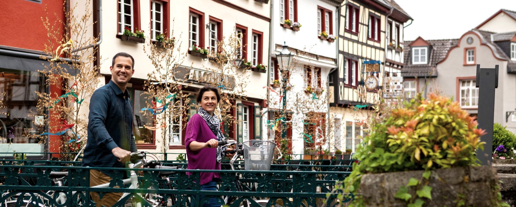 Der Erft-Radweg f&uuml;hrt durch Bad M&uuml;nstereifel mit seinem City-Outlet, &copy; Tourismus NRW e.V.