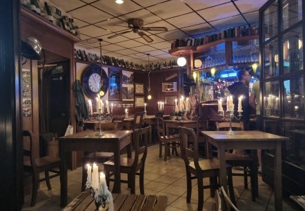 Gem&uuml;tlich Speisen in der Heimbacher Stube, &copy; Hartmut Assmann