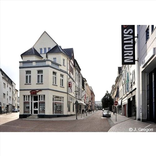 Guided tour of Bahnhofstrasse, © J. Gregori