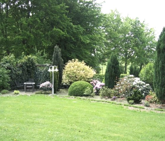 Gartenanlage, &copy; Ferienwohnung Buch uns
