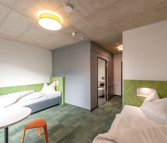 Behindertengerechtes Zimmer, &copy; www.hmp-architekten.de & Nordeifel Tourismus GmbH