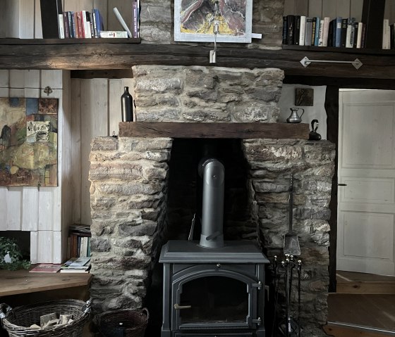 Fireplace, &copy; Nordeifel Tourismus GmbH & Ferienhaus H&ouml;ppches
