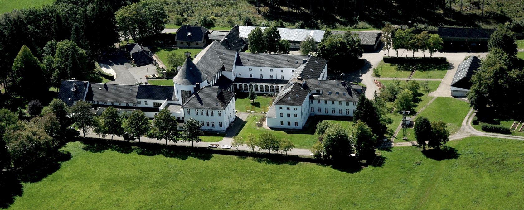 Aerial view of Maria Frieden Monastery, &copy; Gemeinde Dahlem