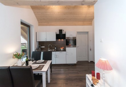 Moderner Koch-/ Essbereich, &copy; Ferienwohnung Nordeifel