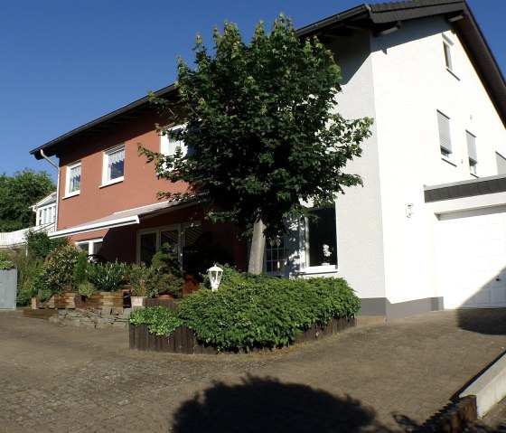 Hausansicht_Garagenseite, &copy; Dietmar Frank & Nordeifel Tourismus GmbH