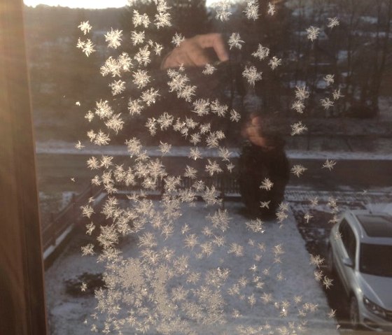 Eisblumen im Winter (nur aussen;=)) Drei Scheiben!, &copy; kph