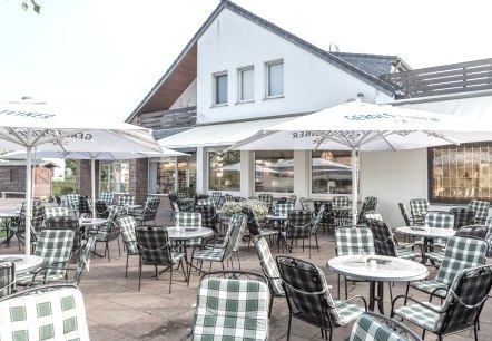 Sitzmöglichkeiten auf der Terasse, © Café Flink