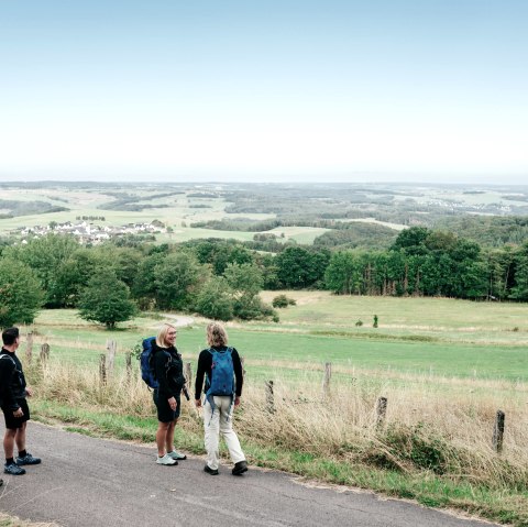 Wandergruppe unterwegs in der Nordeifel, &copy; Paul Meixner