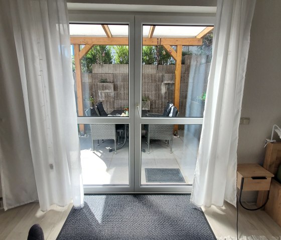 Ausgang Terrasse, &copy; Nordeifel Tourismus GmbH & Ferienwohnung Kleine Auszeit