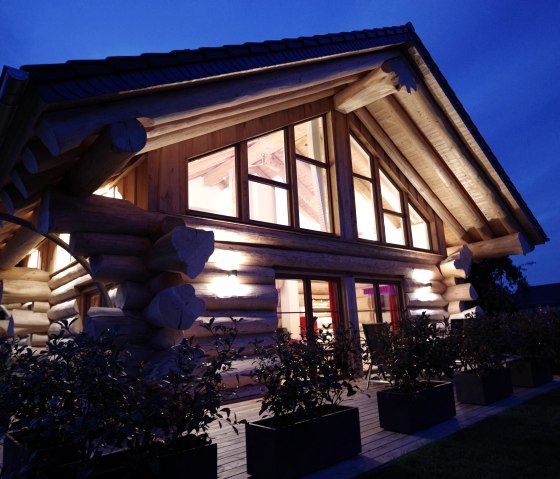 S&uuml;d-West-Seite bei Nacht