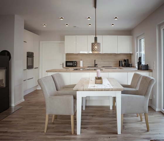 K&uuml;che und Essbereich, &copy; Nordeifel Tourismus GmbH & Ferienhaus Eifeltoni