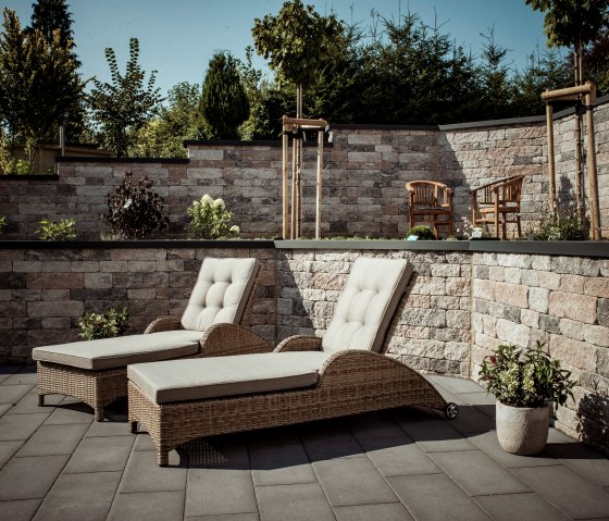 Sonnenliegen Terrasse, &copy; Nordeifel Tourismus GmbH & Ferienhaus Eifeltoni