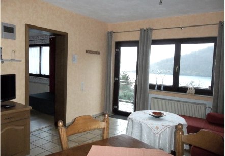 Wohn-/Esszimmer Fewo I mit Blick auf den Rursee, &copy; Getrud Lauscher