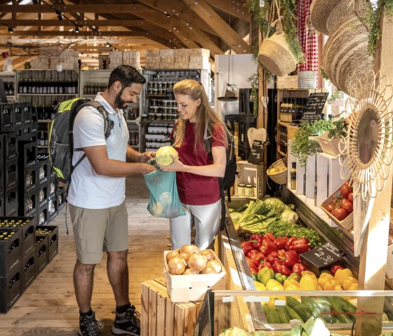 Einkaufen auf dem Markt, &copy; Eifel Tourismus GmbH - Dominik Ketz
