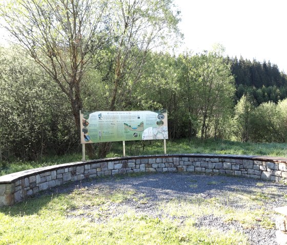 Rastplatz Oberes Rurtal Parkplatz Norbertuskapelle quer  (c) Monschau-Tourstik, &copy; Monschau Touristik