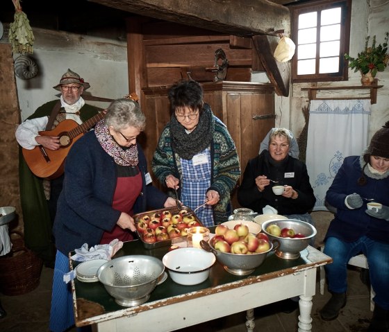 Advent_Brat&auml;pfel, &copy; LVR-Freilichtmuseum Kommern, Hans-Theo Gerhards