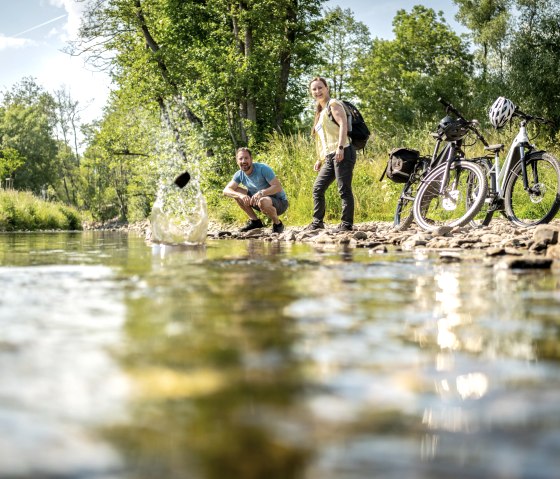 Water fun on the Kyll cycle path, © Eifel Tourismus GmbH, Dominik Ketz
