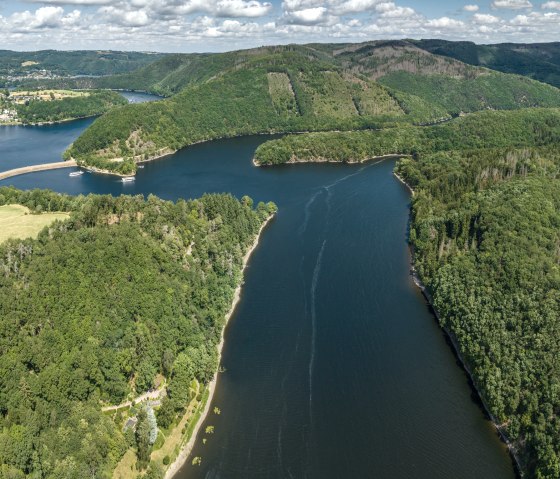 Der Paulusdamm trennt den Obersee und den Rursee voneinander., &copy; St&auml;dteregion Aachen, Dominik Ketz
