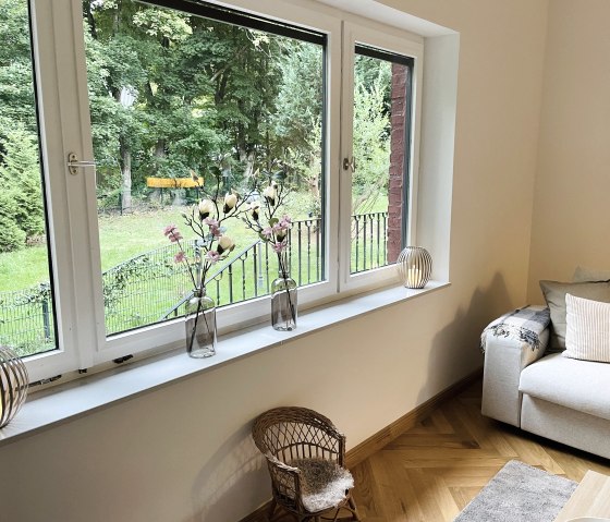 Sofaecke mit Blick zum Aussen-Eingang