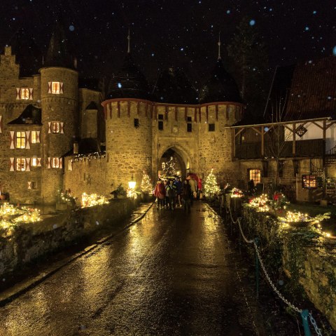 Weihnachtliche Burg Satzvey, © Mike Göhre - der Fotoschmied