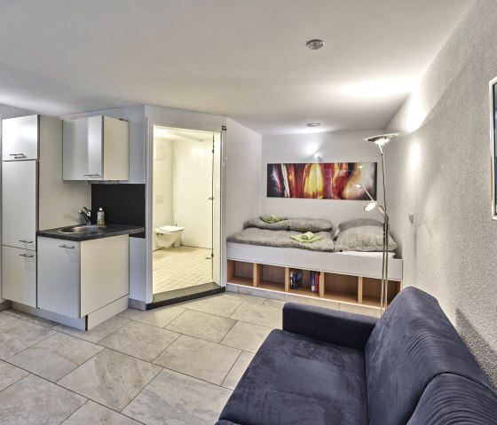 Appartment Eifelsteig - Wohn-/Schlafbereich, &copy; Nordeifel Tourismus GmbH & Haus Eifelsonne