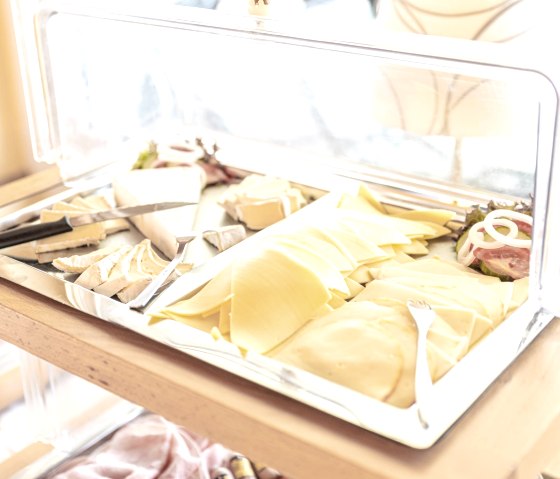hearty breakfast buffet, &copy; Caf&eacute; Flink